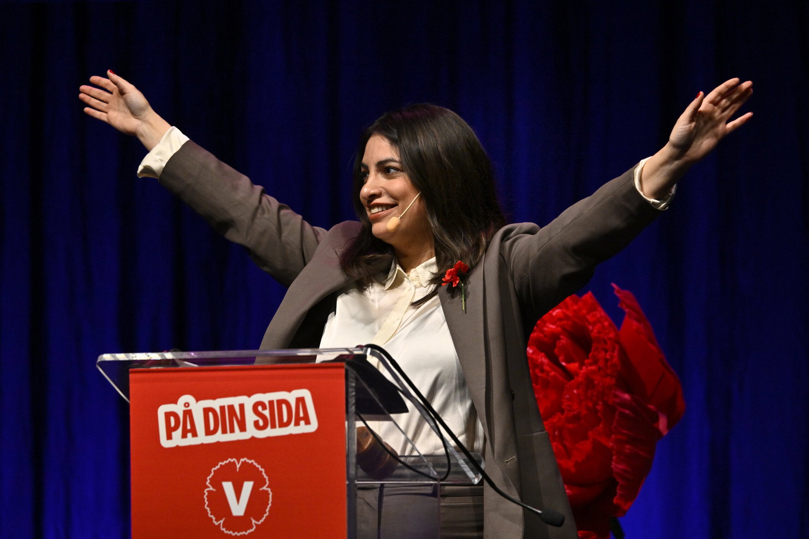 V-strid avblåst: regeringskrav går igenom