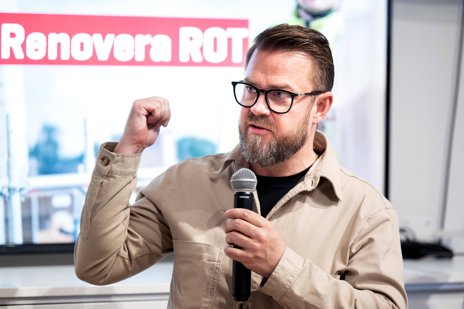 Just nu: Byggnads ledning överkörd – Kim Söderström omvald