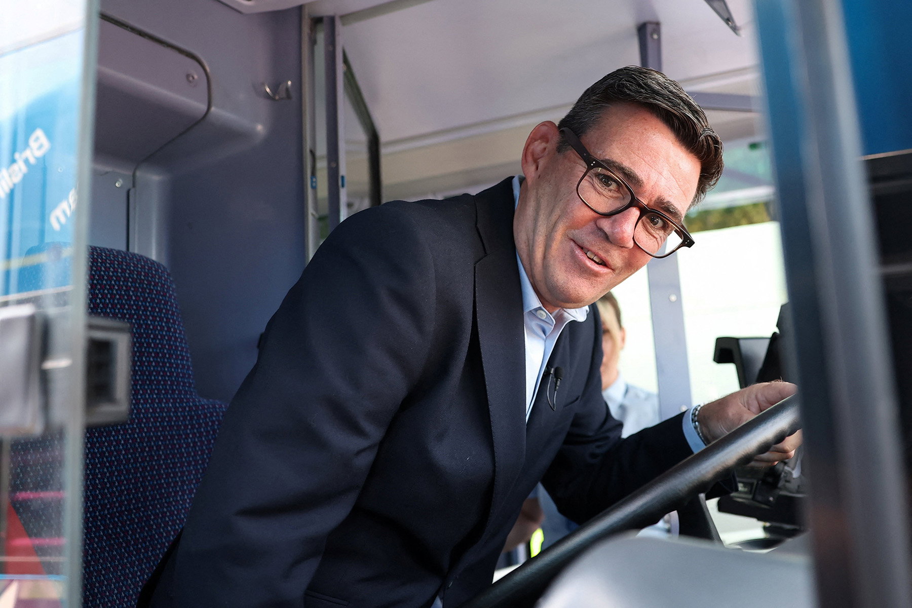 De vill få Burnham att svänga vänster