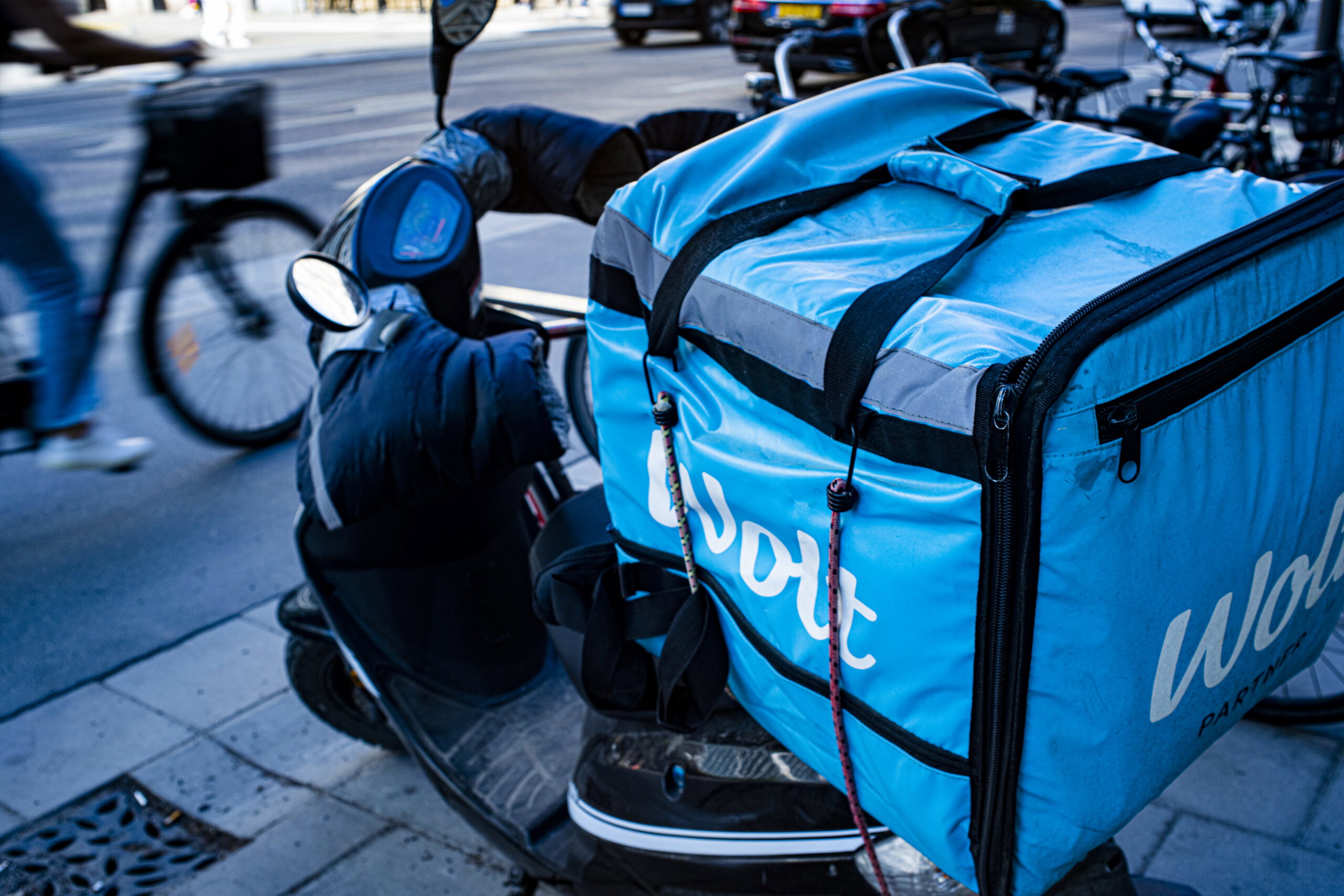 Woltbud drar arbetsgivare till domstol