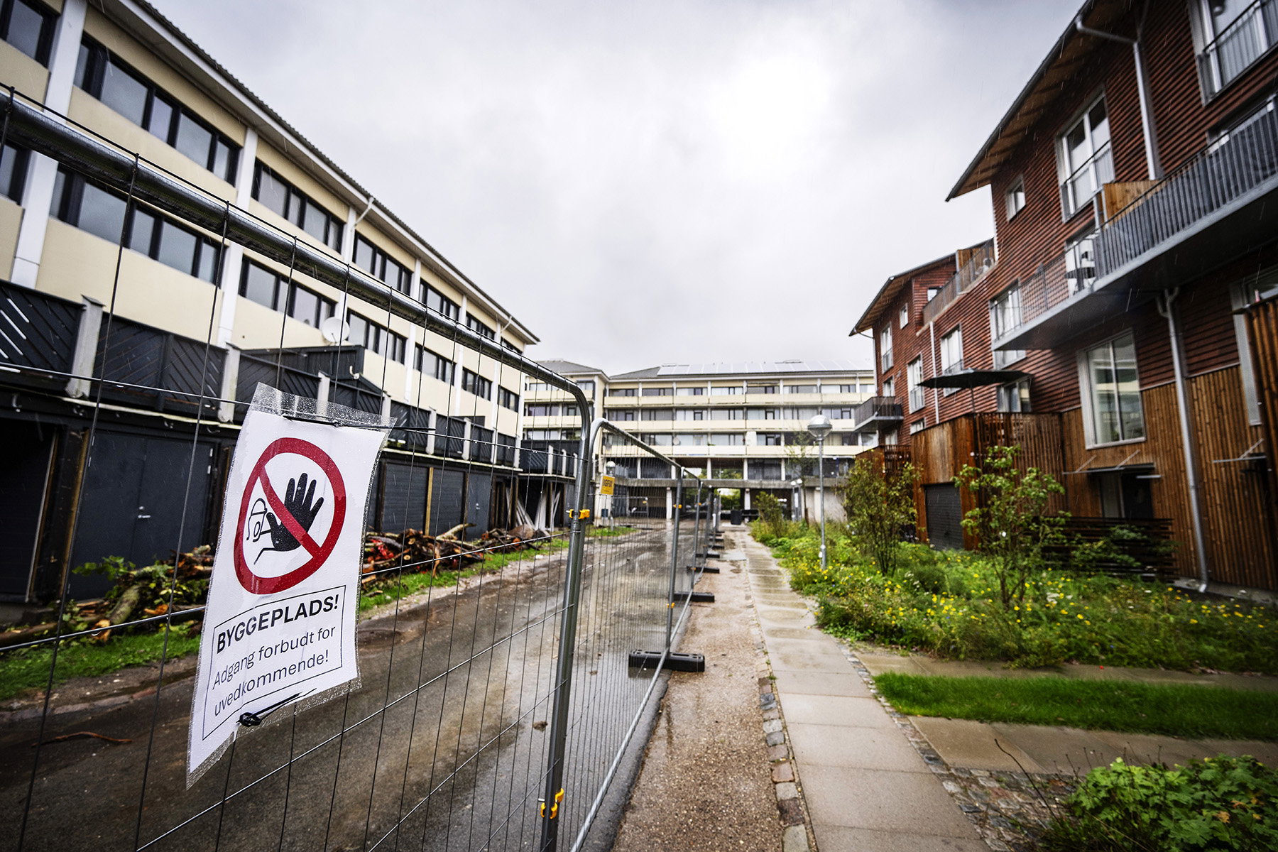På andra sidan ordet